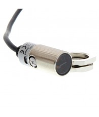 Fotoelektromos érzékelő M18-as fémházas, tárgyreflexiós, érzékelési távolság 100mm, PNP-kimenet, 2m beöntött kábellel