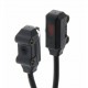 Miniatűr fotoelektromos érzékelő, adó-vevős, érzékelési távolság 1m, PNP-kimenet, 2m beöntött kábellel