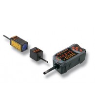 Nagy pontosságú pozíciómérő eszköz diffúz felületekhez, érzékelési távolság 300+-200mm, felbontás 300um, spot alakja: vonal